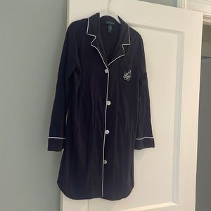 Lauren by Ralph Lauren navy sleep shirt with white piping detail. Size Medium